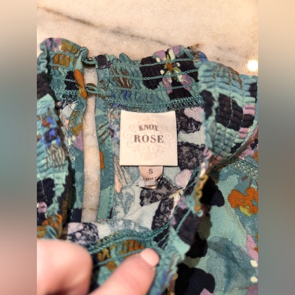 Know Rose Size Small Oversized Floral Print Women's Top - Picture 8 of 9